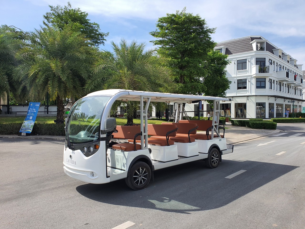 xe bus điện chở khách